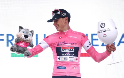 Paul Magnier ganador de la primer etapa del Giro de Italia.