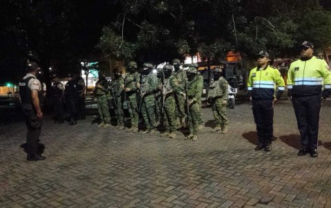 La Policía Nacional realizó operaciones en el Guayas durante el sexto día del toque de queda.