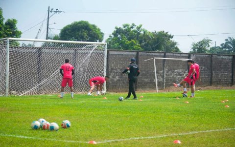 FC Insutec viene de golear en el torneo de Segunda Categoría de Los Ríos.