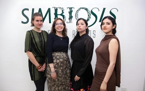 La exposición cuenta con visitas guiadas, conversatorio y una charla virtual con las creadoras.