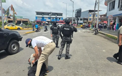 Operativos en Esmeraldas, El Oro y Ambato dejaron detenidos por asesinatos y sicariato.