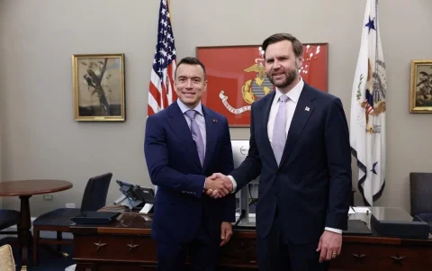 En uno de sus últimos viajes, el presidente de Ecuador, Daniel Noboa, fue recibido por el vicepresidente de Estados Unidos, JD Vance.
