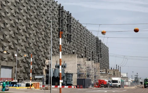 Esta fotografía muestra una vista exterior de las instalaciones de la central nuclear de Almaraz, en el oeste de España, el 23 de abril de 2026.