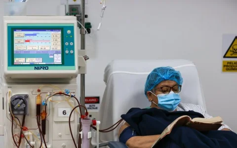 Los pacientes renales requieren un tratamiento continuo para garantizar su vida.