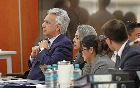 El expresidente Lenín Moreno es procesado por un presunto cohecho junto con otras 20 personas en el caso Sinohydro.
