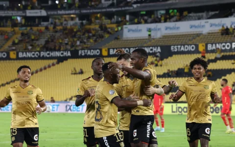 Barcelona SC ganó 3-0 al Aucas en el Monumental en la fecha 14 de LigaPro.