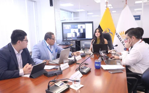 Diana Jácome (ADN) preside la Comisión de Transparencia de la Asamblea en donde se emitió un informe sobre Progen sin responsables políticos.
