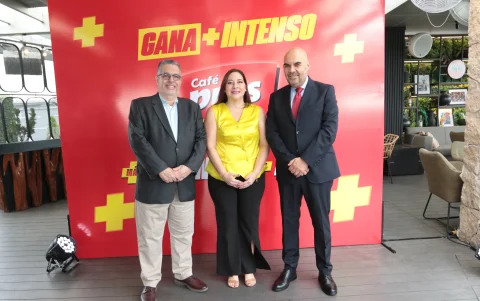 Renan Chueiri, Soledad Astudillo y Fabián Puente.