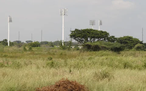 En estos terrenos se construiría el estadio de béisbol ofrecido por el alcalde de Guayaquil, Aquiles Álvarez.