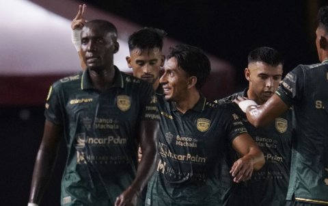 Ángel Mena fue el autor de un golazo con Orense ante Guayaquil City.