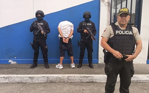 El toque de queda dejó 717 detenidos ligados a bandas y 9 toneladas de droga.