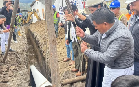 En El Lirio, comunidad de Pasa, empezaron los trabajos para que los habitantes tengan agua potable.