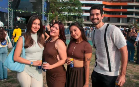 Carolina Palma, Hanna Valencia, Mishell Cervantes y Bryan Huc.