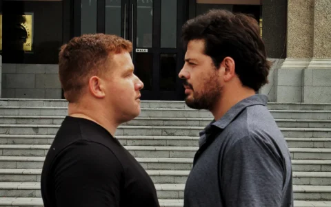 Alfredo Arboleda y Bolívar Intriago protagonizaron un intenso careo previo al debut de ALTUM, la nueva promotora ecuatoriana de MMA.