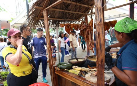 El horno de leña será uno de los protagonistas de la preparación de alimentos en el festival gastronómico