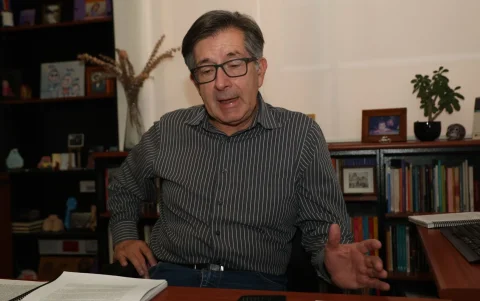 Noboa reporta estabilidad económica en Ecuador por menor riesgo país y reservas más sólidas.