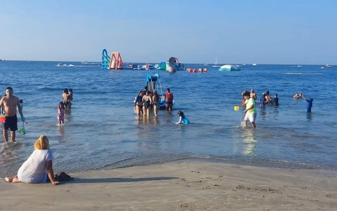 Los balnearios de Santa Elena estuvieron entre los favoritos de las familias para disfrutar del feriado por la Batalla del Pichincha