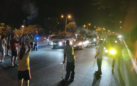 Moradores bloquearon semanas atrás un tramo de vía a la costa por las muertes registradas en el km 14,5 de Guayaquil.