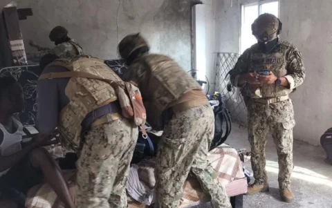 Militares incautan armas, combustible y cámaras ilegales usadas para vigilar en zona controlada