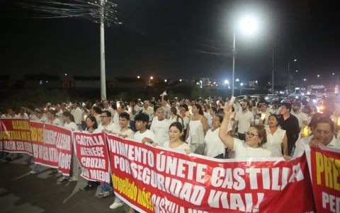 La protesta convocó a cientos de ciudadanos a la carretera.