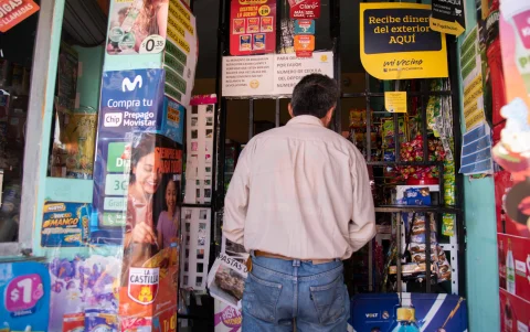Locales comerciales han optado por instalar rejas y reforzar seguridad ante robos frecuentes. Existe temor entre propietarios, quienes prefieren no hablar sobre la situación.