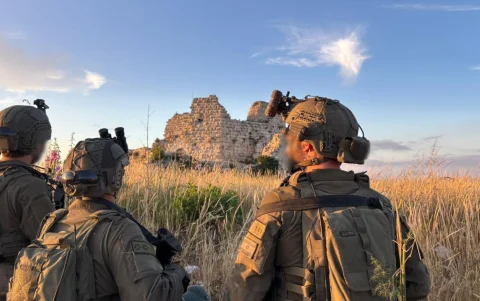 Soldados israelíes en la zona del castillo de Beaufort, en el sur del Líbano.