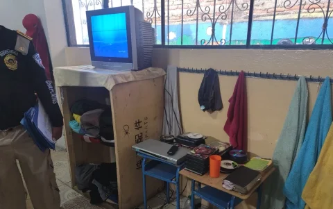 Las inspecciones evidenciaron hacinamiento, colchones deteriorados y espacios insalubres que no garantizaban condiciones adecuadas para la rehabilitación de los usuarios.