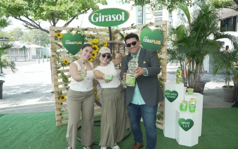 María Fernanda González, María del Cisne Bologna y Raphael Vintimilla.