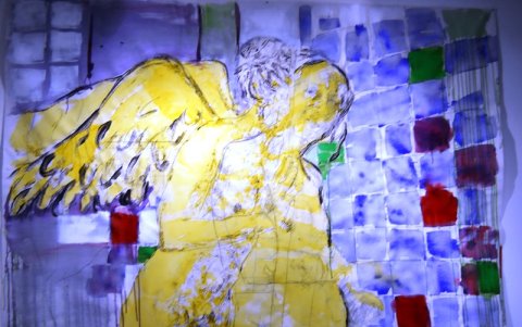 Aguirre reconoce que la pintura continúa ocupando un lugar central en su proceso creativo.