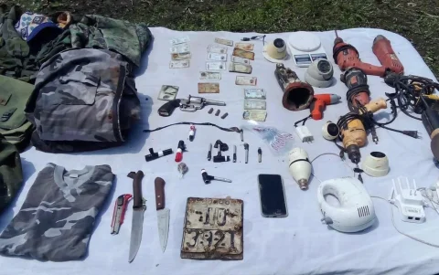 En Los Ríos decomisaron armas, drogas y cámaras usadas para vigilancia ilegal.