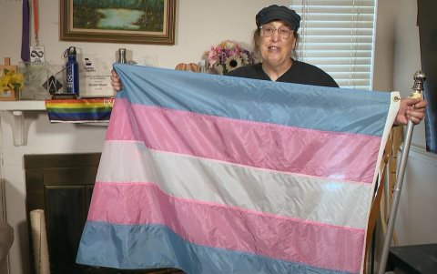 La bandera transgénero creada en 1999 po Monica Helms