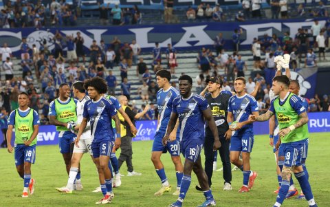 Hinchas destacan que Emelec debe seguir ganando para pelear por el título.