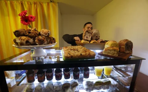 Gastronomía tradicional y ambiente festivo se combinan en las huecas de la Ruta León en San Blas y La Tola.