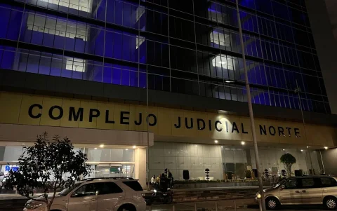 Jueza analiza medidas contra ocho procesados por una presunta red de lavado de activos.