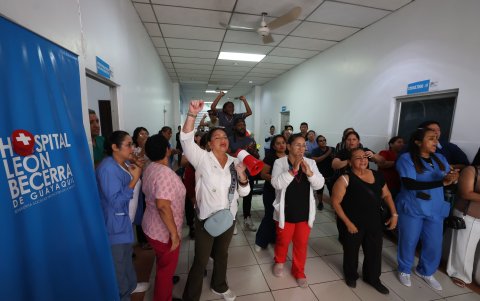 Empleados impagos del León Becerra reclaman 34 sueldos acumulados.
