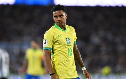 Por lesión, el delantero brasileño, Rodrigo, no estará en el Mundial 2026.