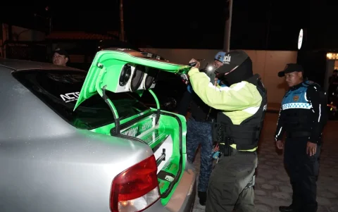 Los operativos de control realizados en el norte de Quito dejaron cinco conductores detenidos por manejar en estado de embriaguez.