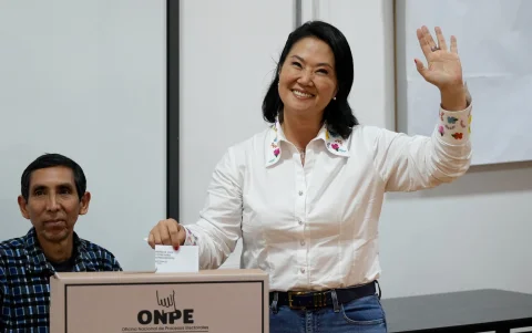 Keiko Fujimori votó en San Borja durante la decisiva jornada electoral en Perú.