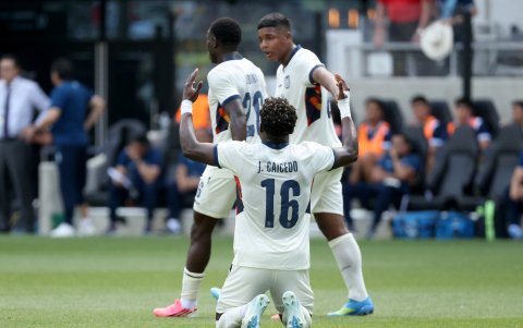 Jordy Caicedo cobró el penal de Ecuador y su festejo ante Guatemala.