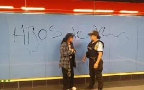 Acto de vandalismo en estación Ejido del Metro de Quito derivó en proceso sancionatorio AMC.