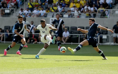 Jeremy Arévalo jugó 74 minutos ante Guatemala. Se desempeñó como segundo atacante junto a Jordy Caicedo.
