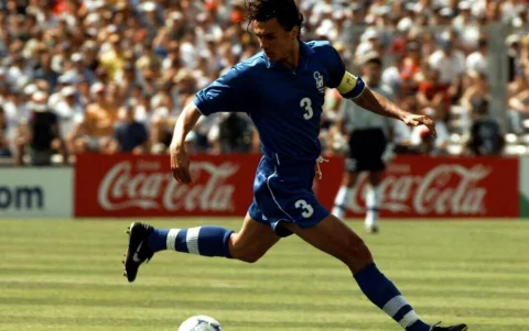 Paolo Maldini es uno de lo históricos de la selección de Italia.