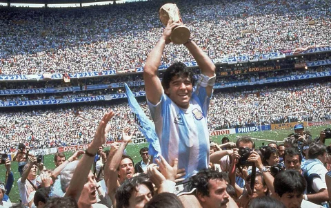 Diego Armando Maradona fue campeón con Argentina en el Mundial de México 1986.