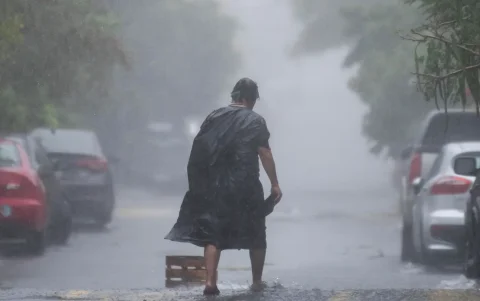 Depresión tropical Tres-E se vuelve tormenta Cristina mientras Boris amenaza sur de México