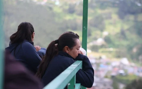 Familia de Nathaly Mafla espera con angustia tras hallazgo de un cadáver en el centro-norte de Quito.