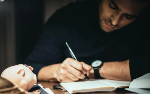 La Universidad Europea de Madrid lanza becas para estudiantes ecuatotianos.