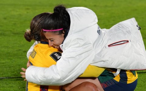 Las jugadoras ecuatorianas celebraron con lágrimas por el pase al repechaje.