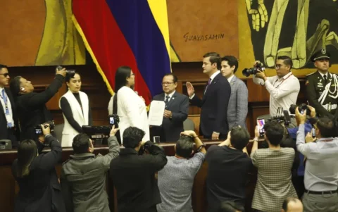 Mishel Mancheno posesionó a Esteban Torres como primer vicepresidente del Legislativo, el miércoles 10 de junio del 2026.