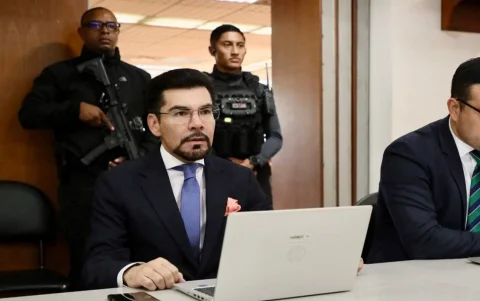 El fiscal general (e), Carlos Alarcón, dirige las investigaciones de los casos Progen y Caja Chica.