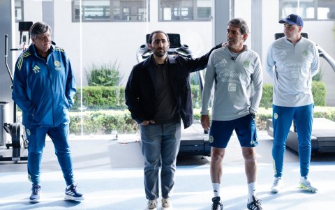 El cuerpo técnico de Barcelona SC, Rubens Valenzuela, preparador físico, Guillermo Almada y Darwin Quintana asistente técnico.